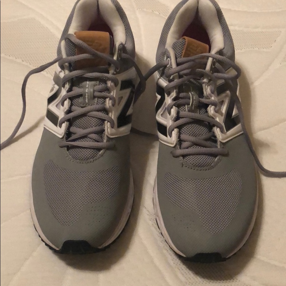 Mens size 11 New Balance